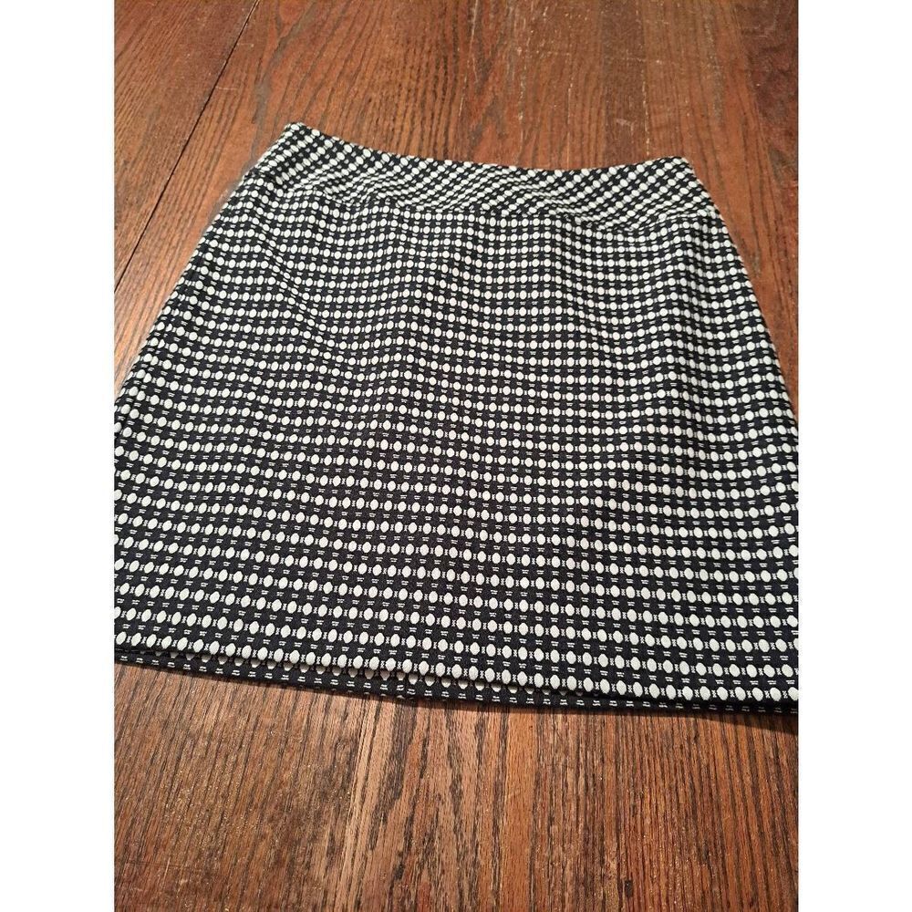 Size 6 Ann Taylor LOFT Black White Lined Side Zip Mini Skirt w/Rear Pocket
